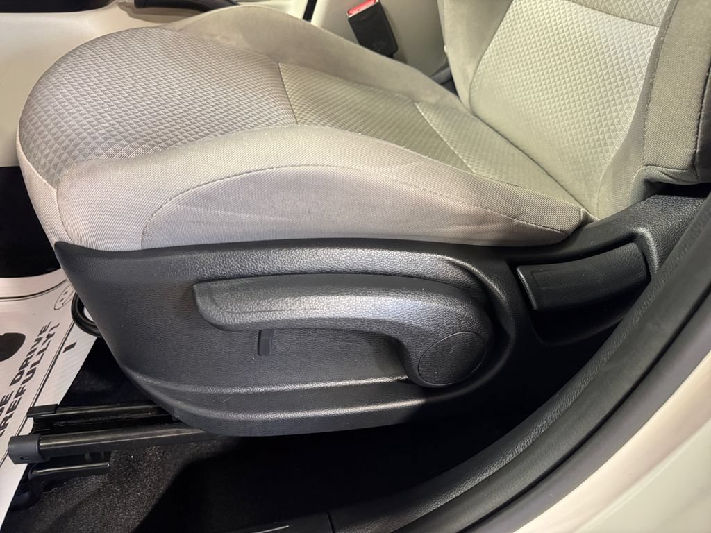 Certified 2024 Kia Soul LX FWD image 13