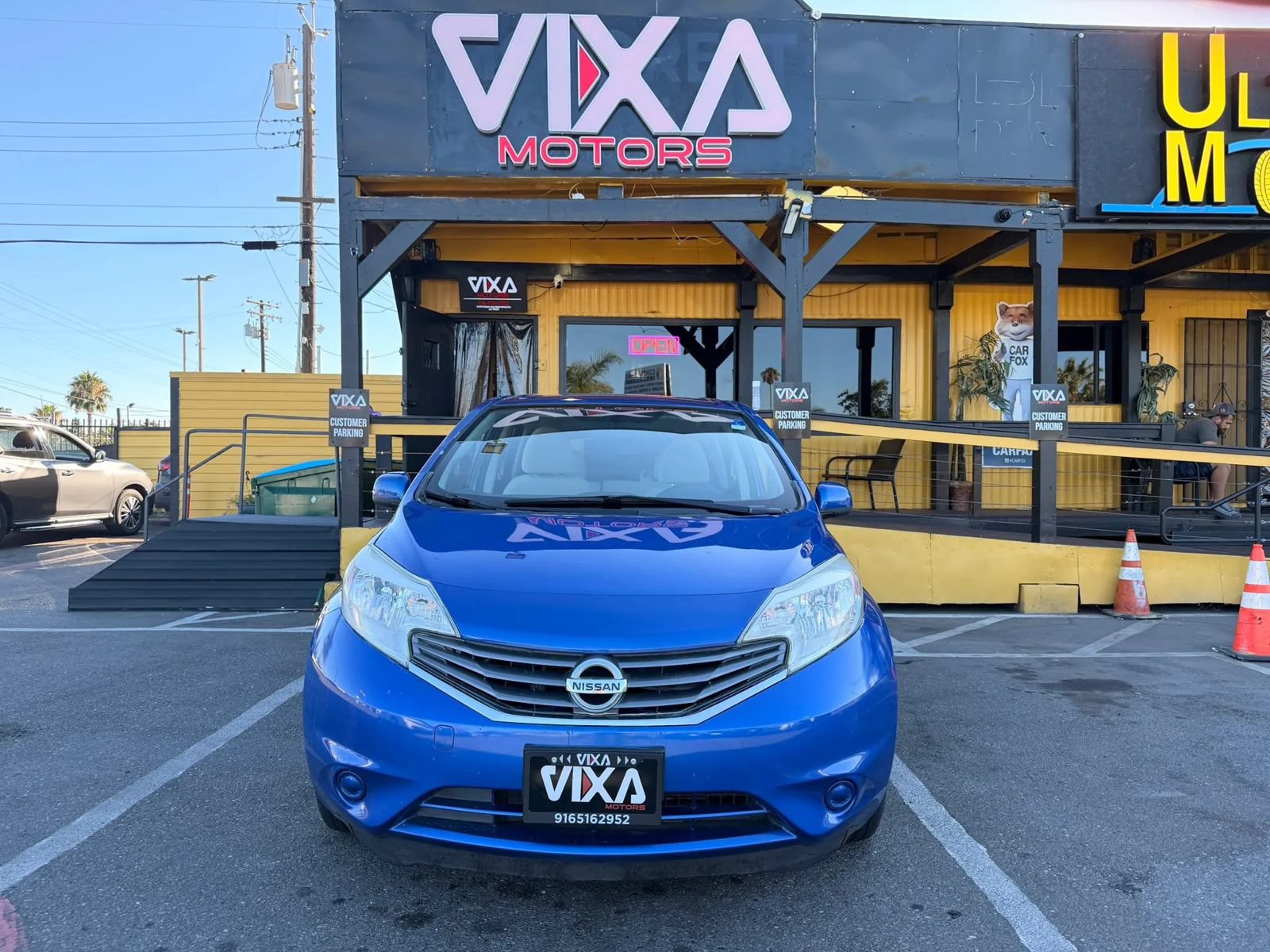 Used 2014 Nissan Versa Note SV FWD image 2