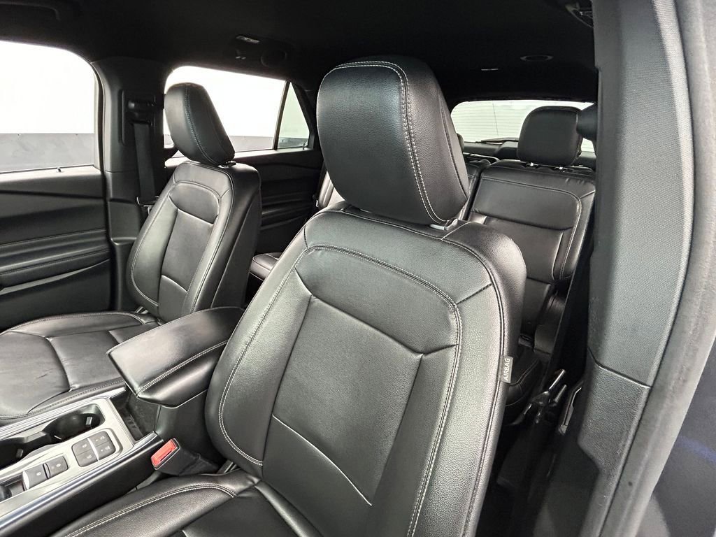 Used 2020 Ford Explorer XLT w/ Equipment Group 202A image 15