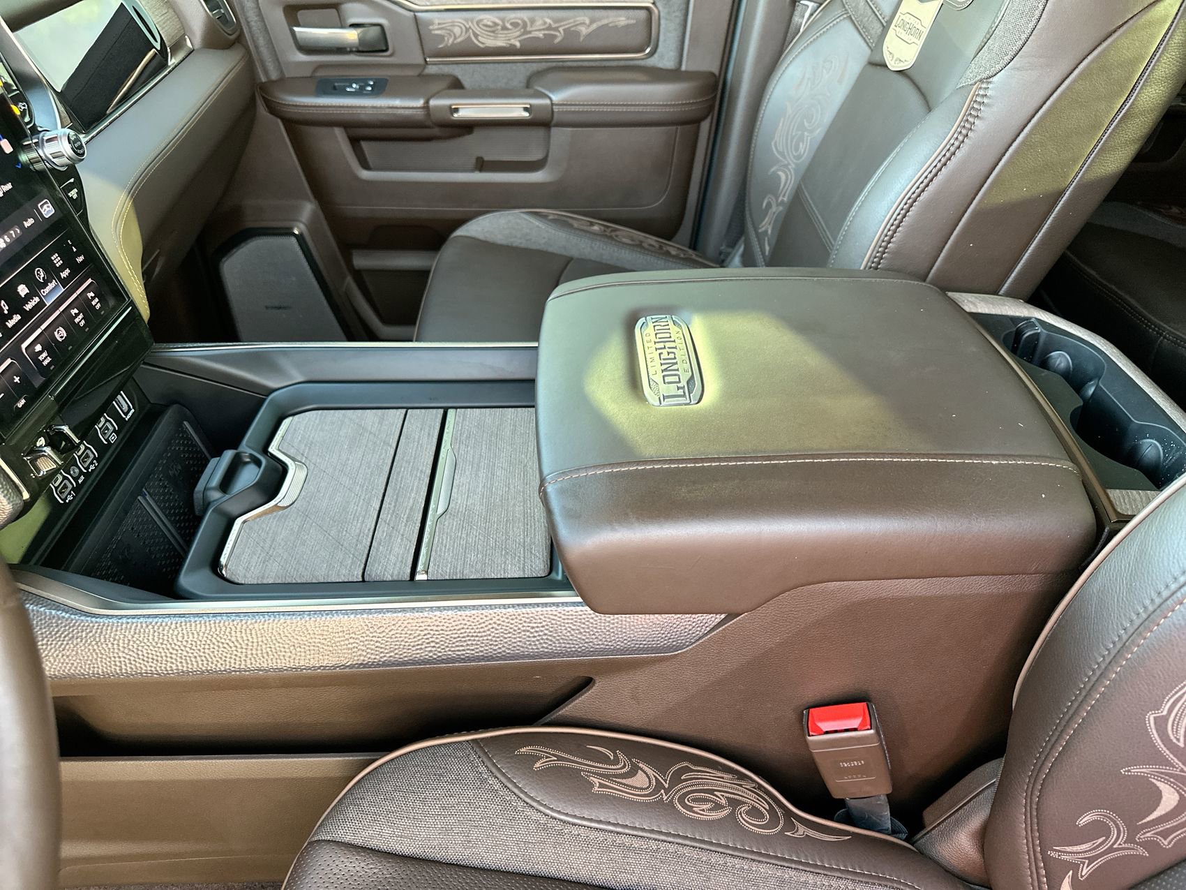 Used 2025 RAM 2500 Limited AWD/4WD image 21