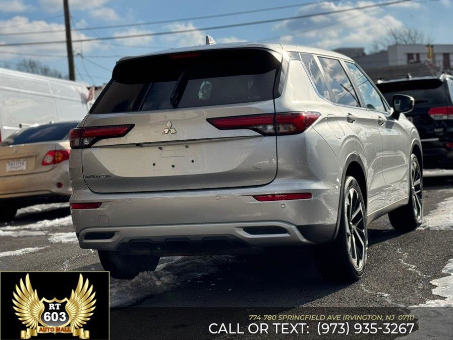 Used 2024 Mitsubishi Outlander AWD image 6