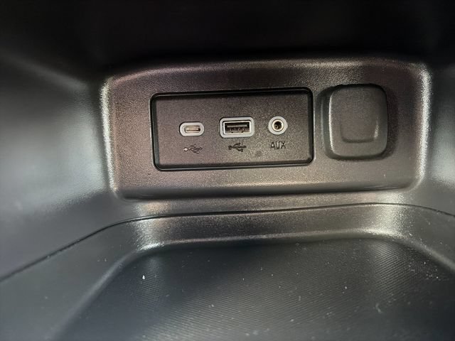 Used 2024 Chevrolet Equinox LT AWD/4WD image 35