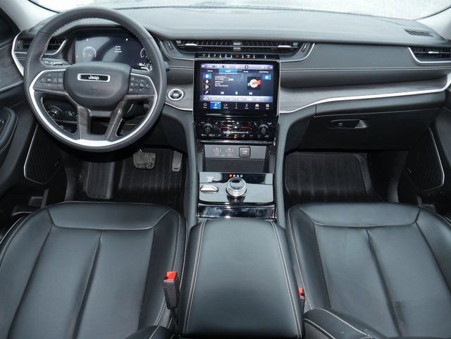 Used 2023 Jeep Grand Cherokee L Limited image 7