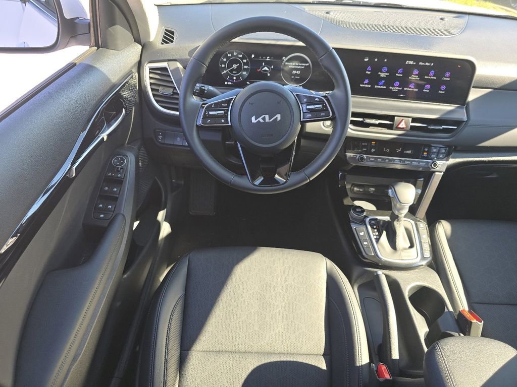 Used 2025 Kia Seltos EX image 26