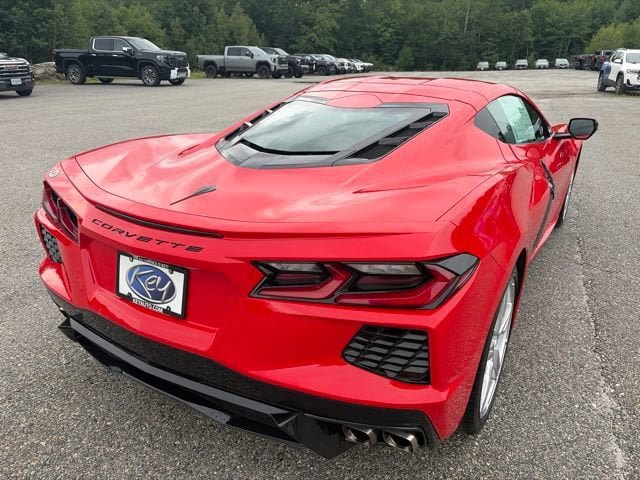 Used 2022 Chevrolet Corvette Stingray Coupe w/ 1LT RWD image 6