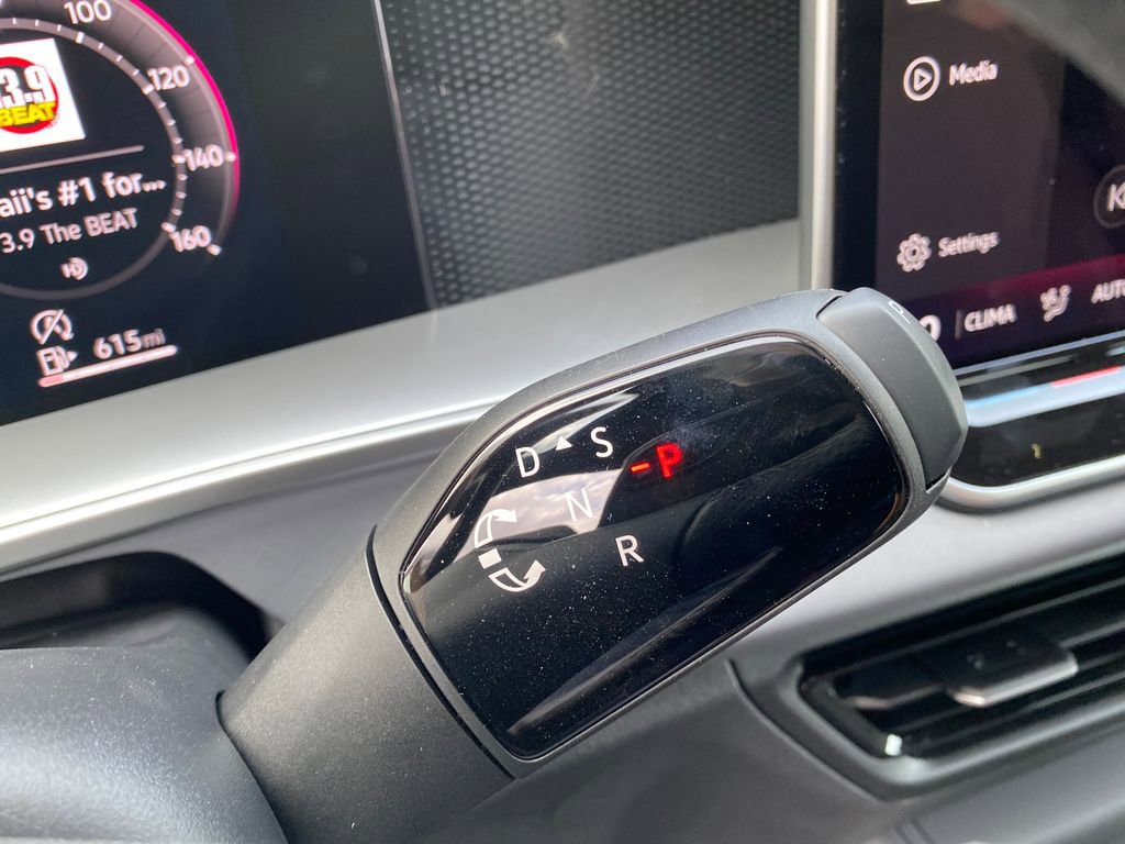 New 2026 Volkswagen Tiguan SE R-Line FWD image 17