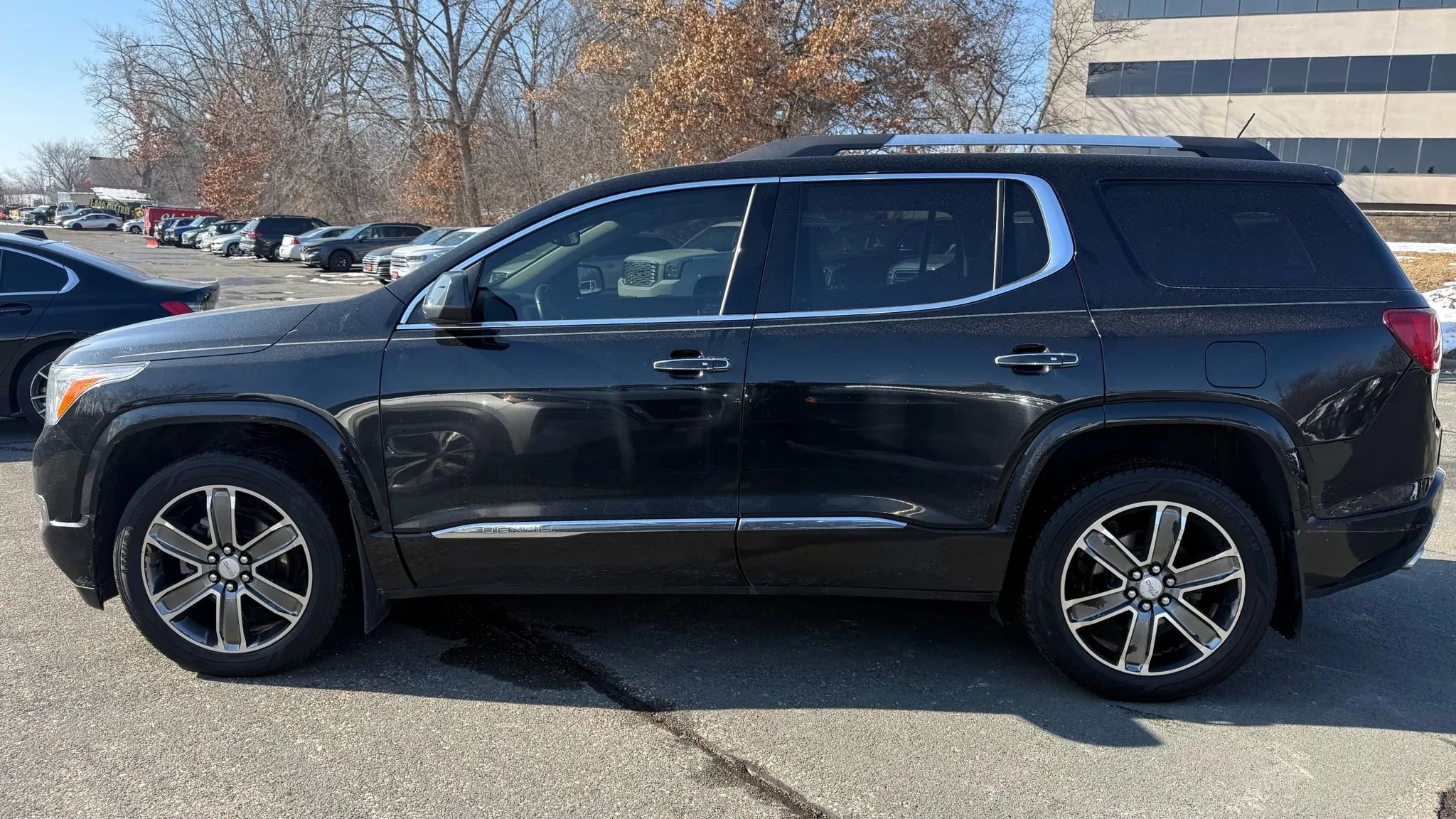 Used 2017 GMC Acadia Denali image 5