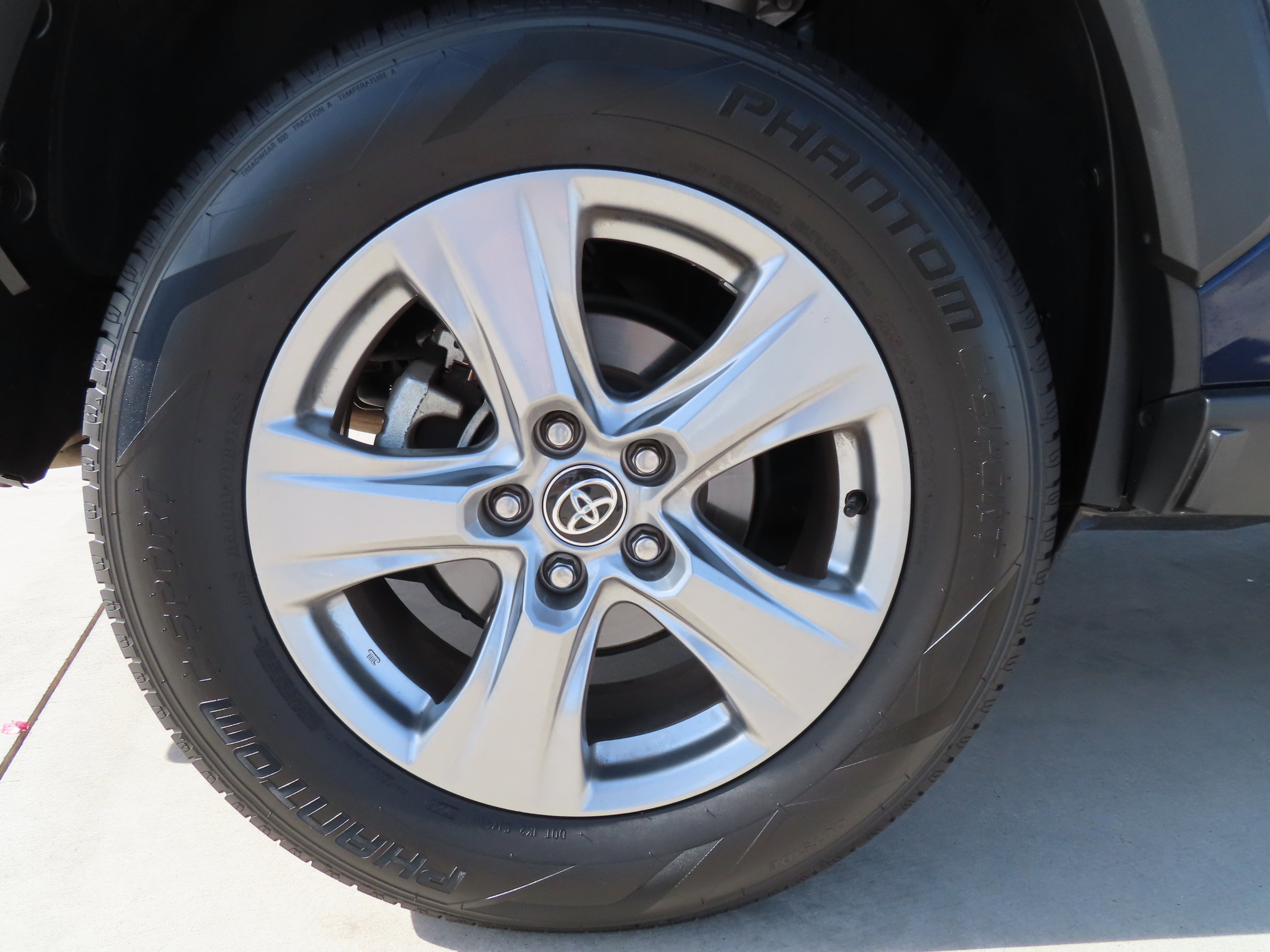 Used 2024 Toyota RAV4 XLE FWD image 8