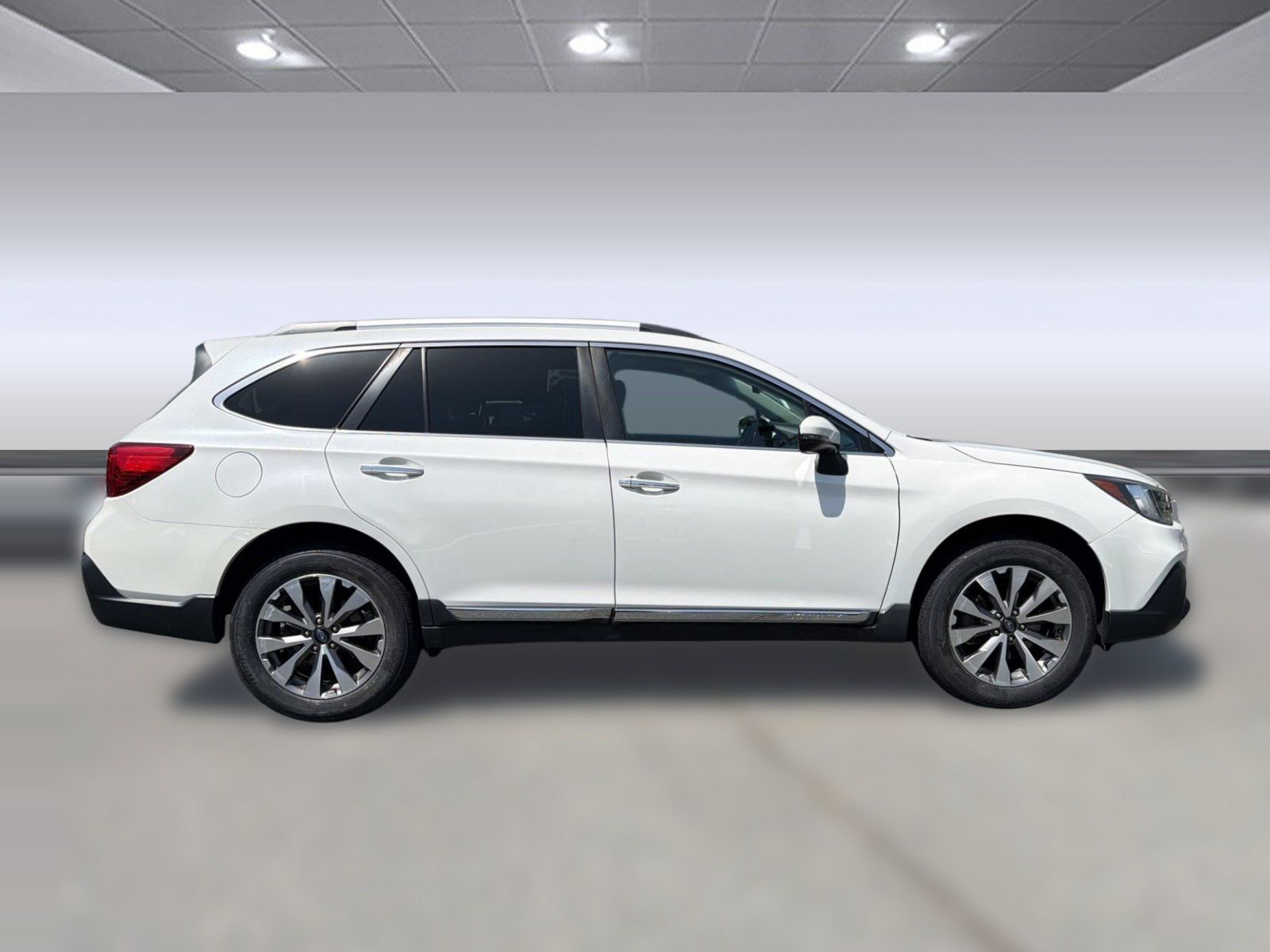 Used 2019 Subaru Outback 2.5i Touring w/ Popular Package #3A AWD/4WD image 8