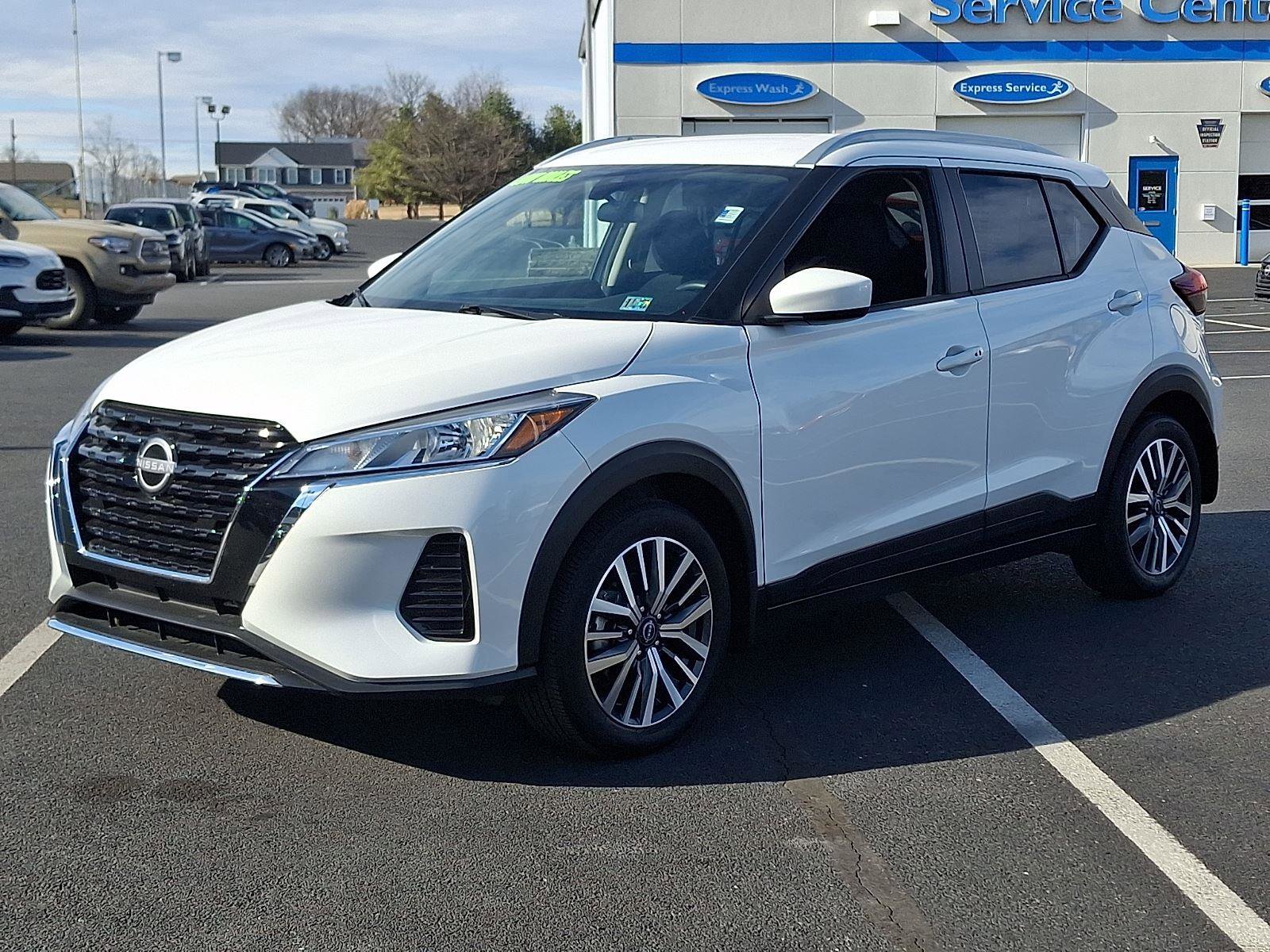 Used 2024 Nissan Kicks SV image 3