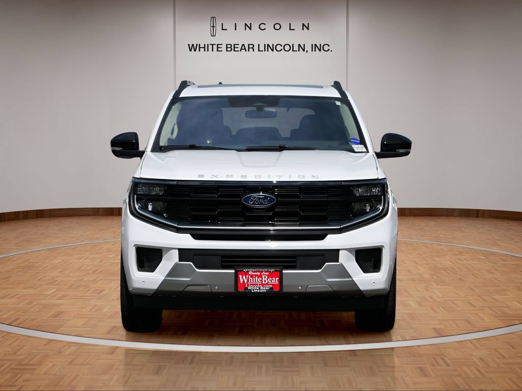 Used 2025 Ford Expedition Platinum w/ Platinum Ultimate Package AWD/4WD image 2