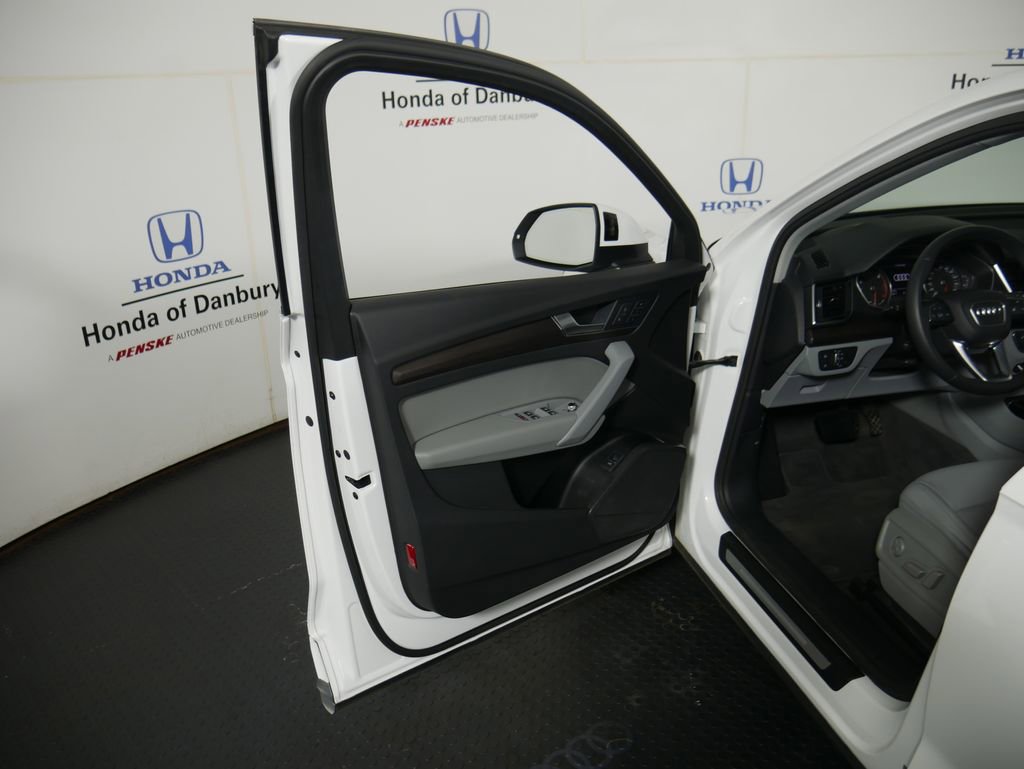 Used 2021 Audi Q5 2.0T Premium w/ Convenience Package image 10