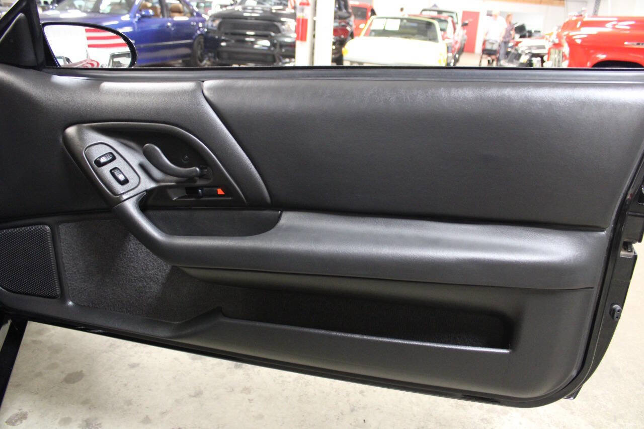 Used 2000 Chevrolet Camaro Z28 w/ SS Performance/Appearance Pkg image 21