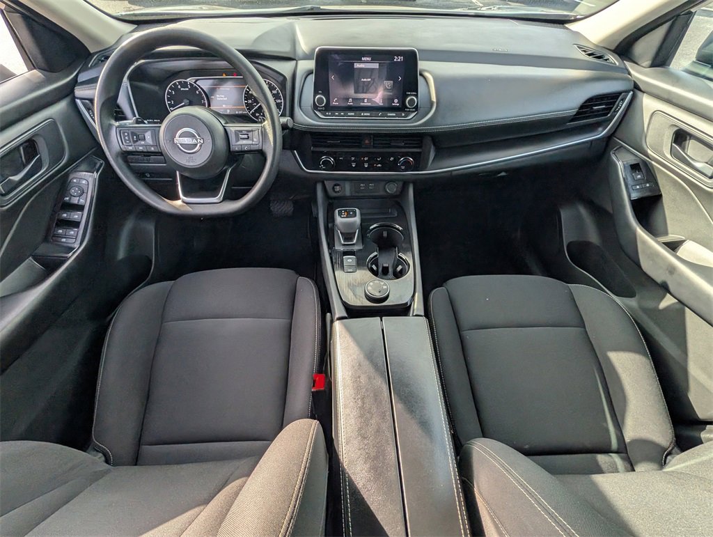 Used 2024 Nissan Rogue S image 9