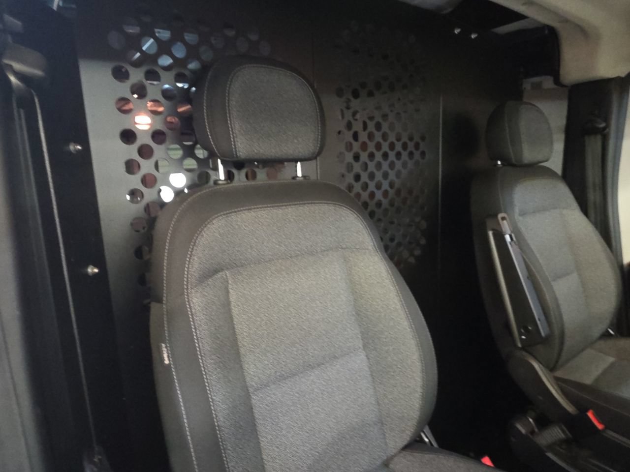 Used 2025 RAM ProMaster 2500 w/ U-Haul Equipment Group FWD image 39