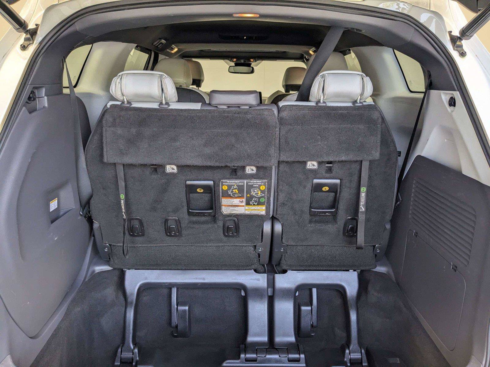 Used 2021 Toyota Sienna XSE AWD/4WD image 9