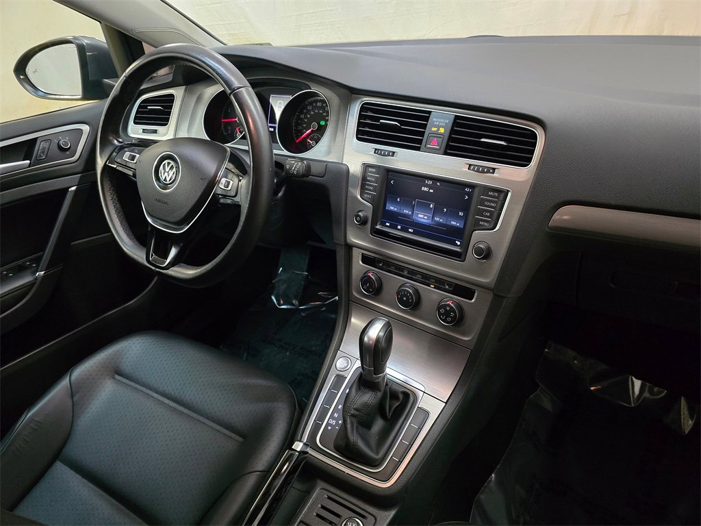 Used 2017 Volkswagen Golf Wolfsburg Edition image 10