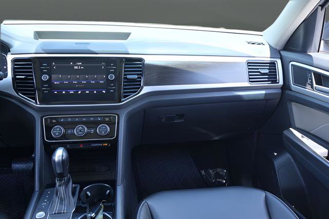 Certified 2023 Volkswagen Atlas SE w/ Panoramic Sunroof Package FWD image 18