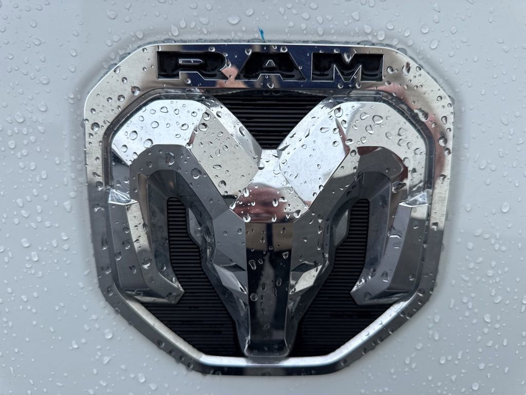 Used 2024 RAM 2500 Big Horn w/ Sport Appearance Package image 10