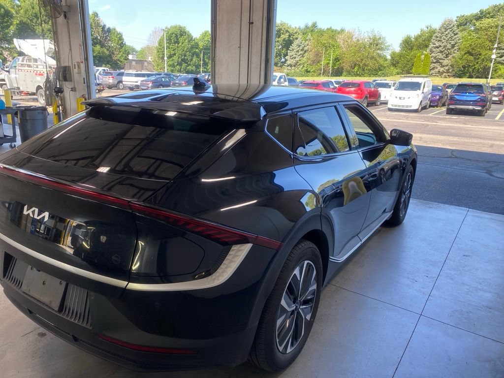 Used 2024 Kia EV6 Light AWD/4WD image 4
