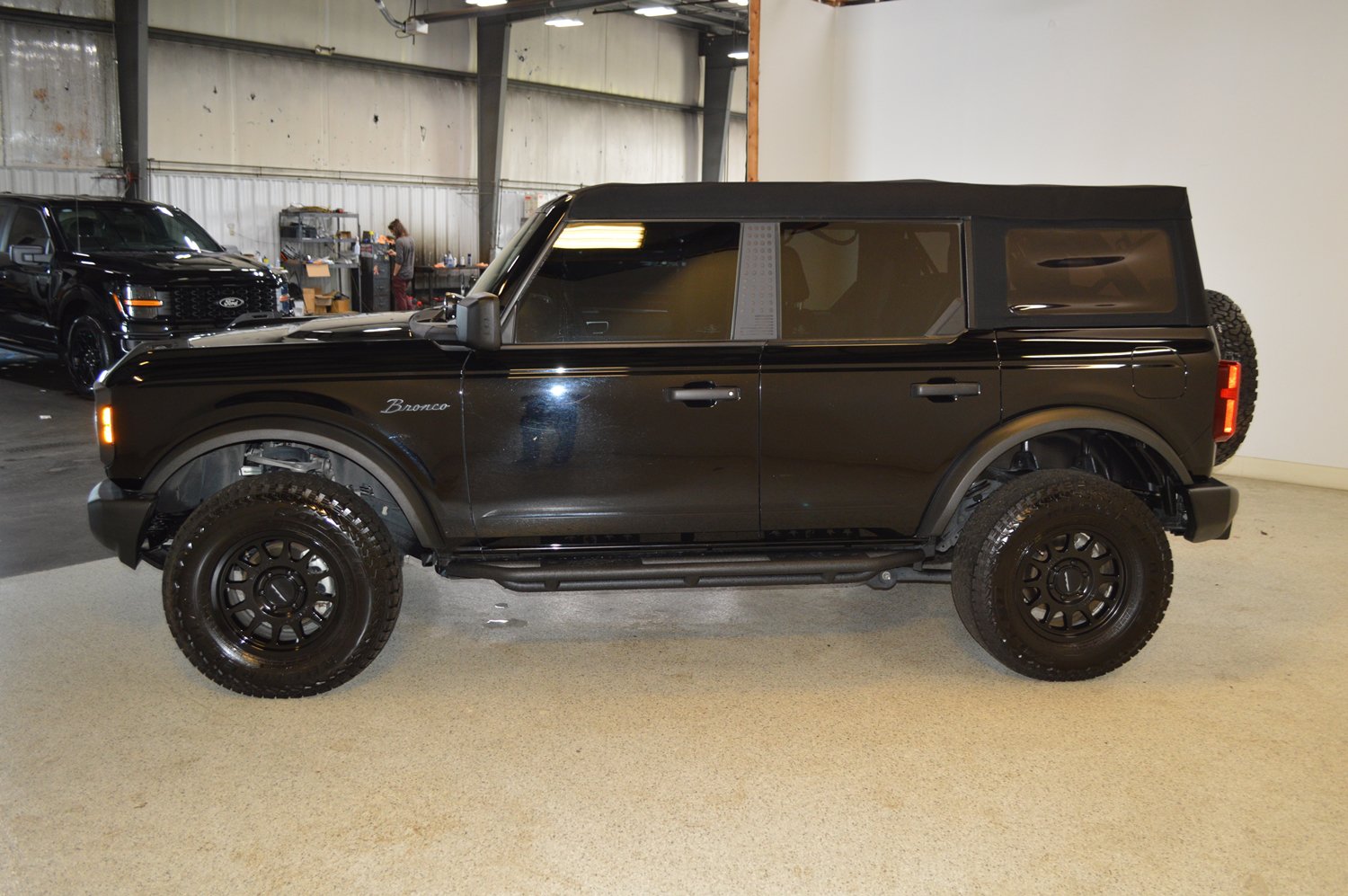 Used 2023 Ford Bronco 4-Door AWD/4WD image 6