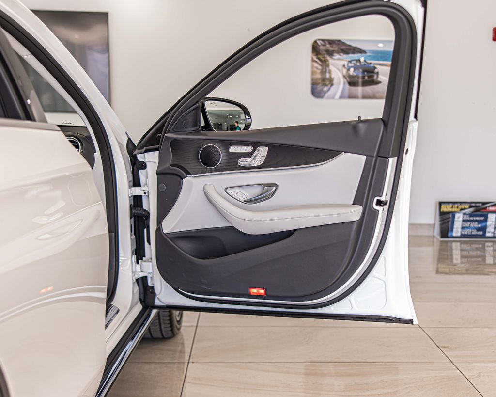 Used 2022 Mercedes-Benz E 450 4MATIC All-Terrain Wagon image 39