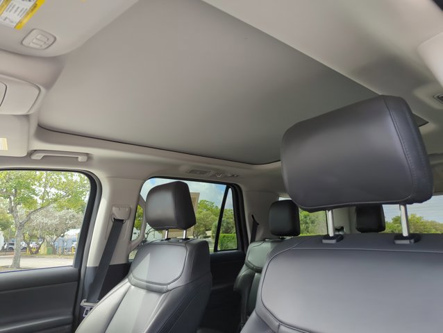 Used 2025 Ford Expedition Active image 16