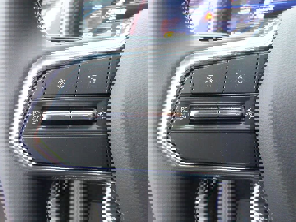 New 2026 Chevrolet Equinox EV LT image 24