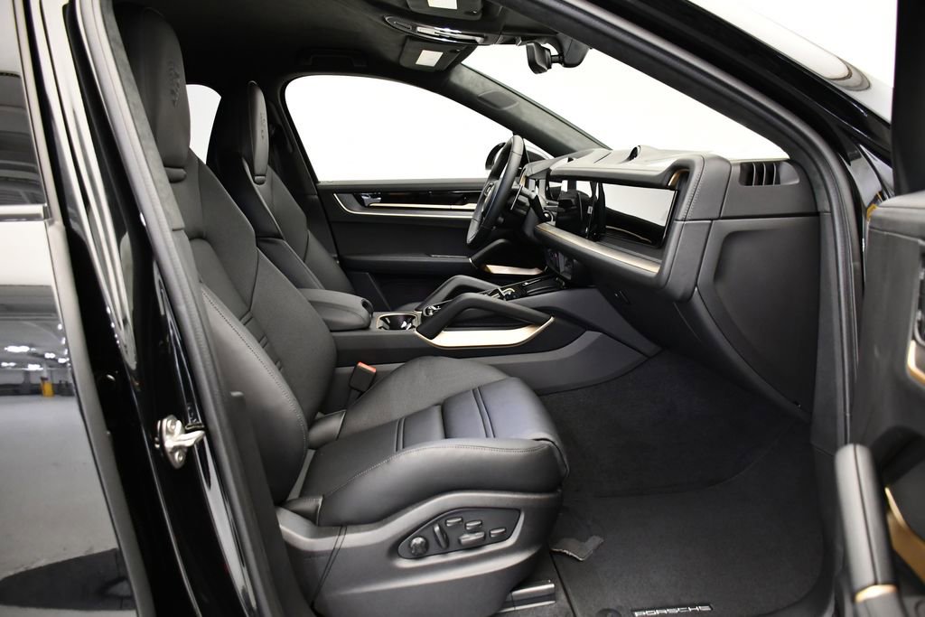 New 2026 Porsche Cayenne Turbo GT AWD/4WD image 50