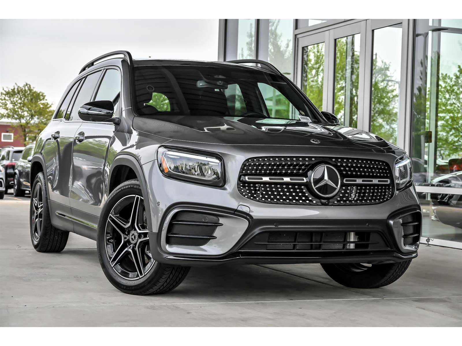 Certified 2025 Mercedes-Benz GLB 250 4MATIC image 1
