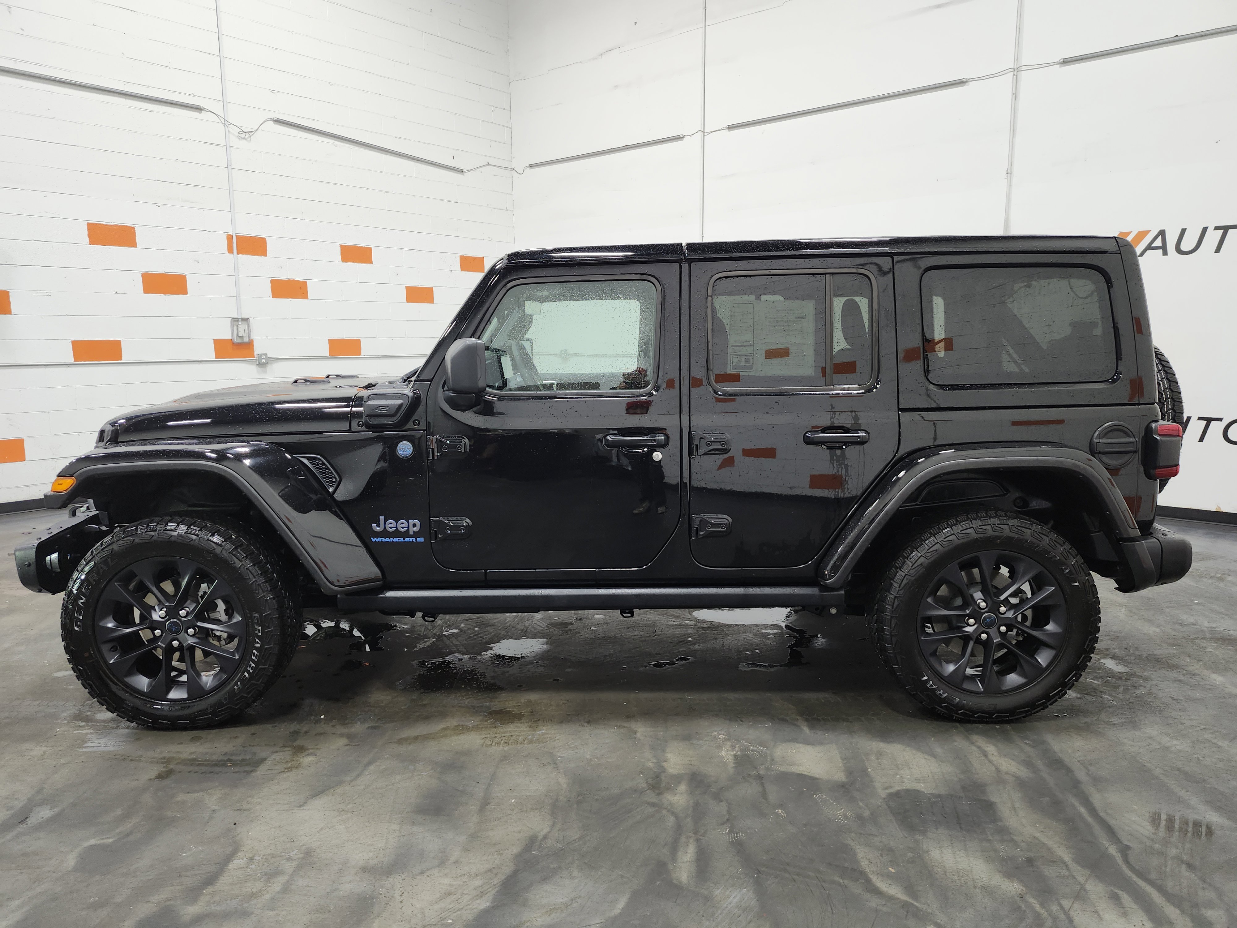 Used 2025 Jeep Wrangler Backcountry image 15