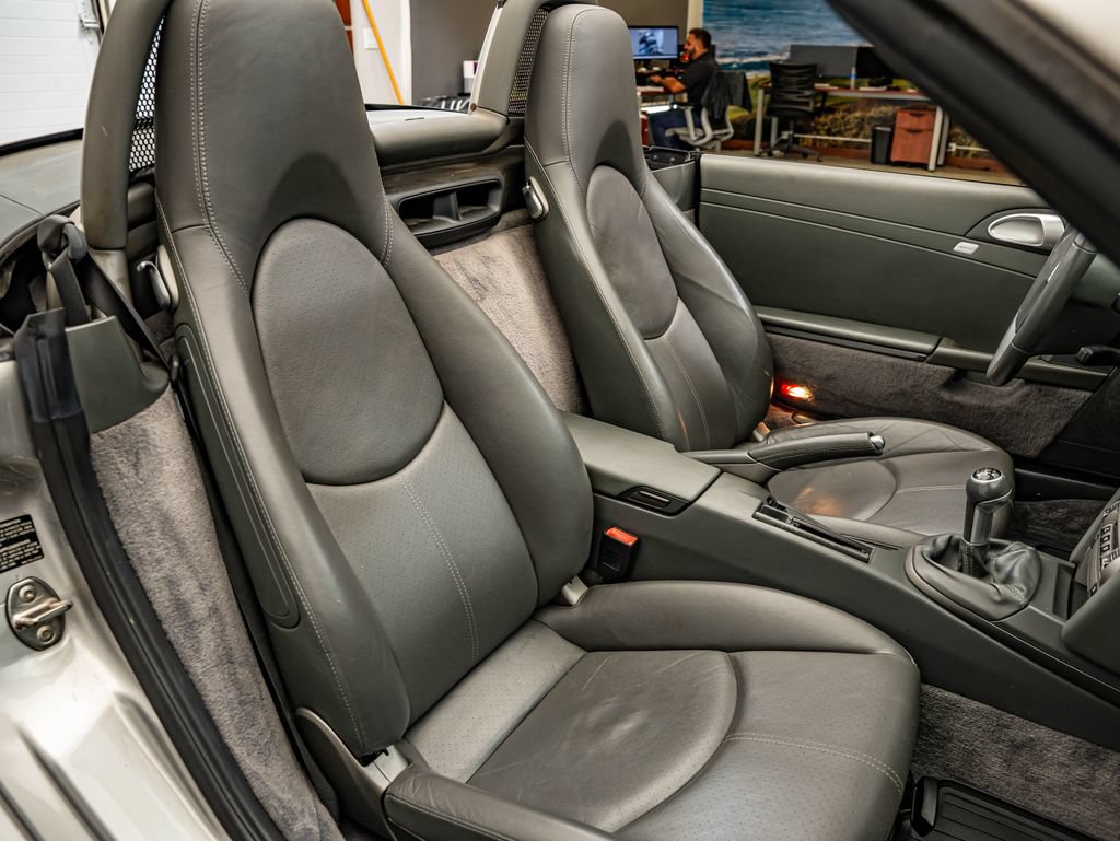 Used 2005 Porsche Boxster RWD image 39