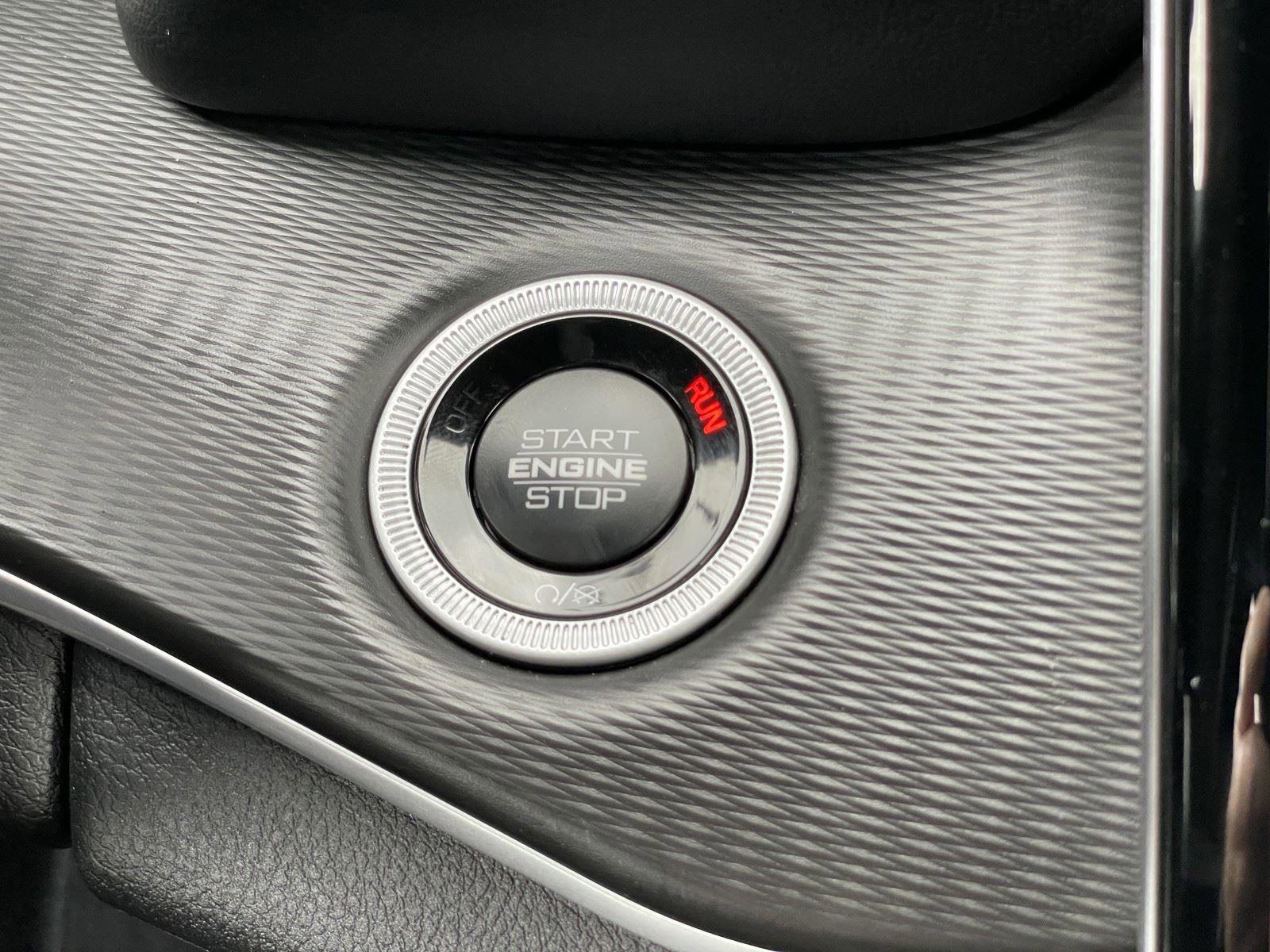 Used 2025 Jeep Grand Cherokee Laredo AWD/4WD image 24