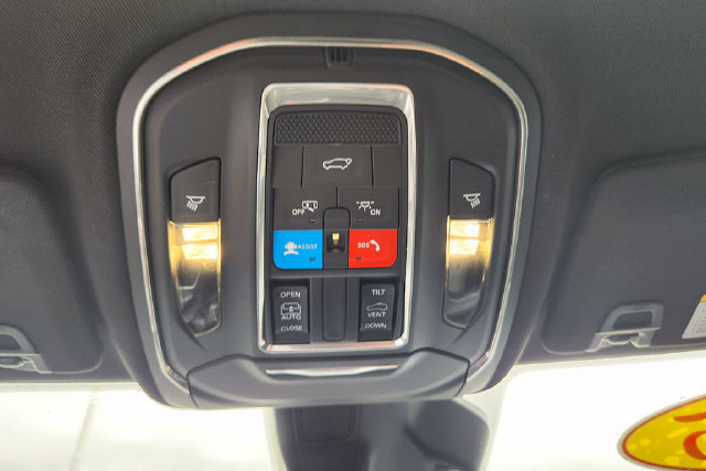 Used 2025 Jeep Grand Cherokee L Altitude AWD/4WD image 23