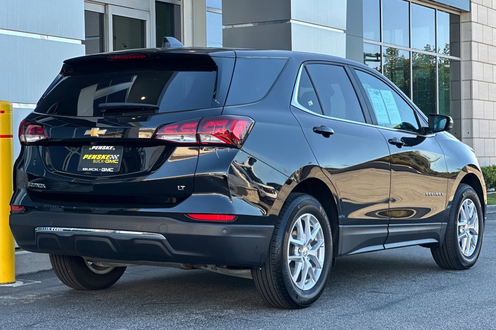 Used 2024 Chevrolet Equinox LT image 4