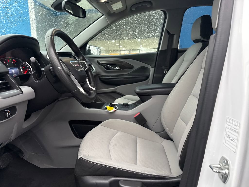 Used 2024 GMC Terrain SLE image 9