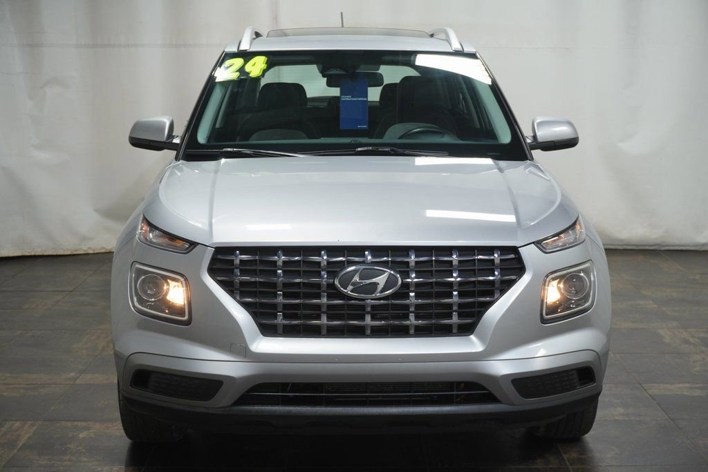 Used 2024 Hyundai Venue SEL image 8
