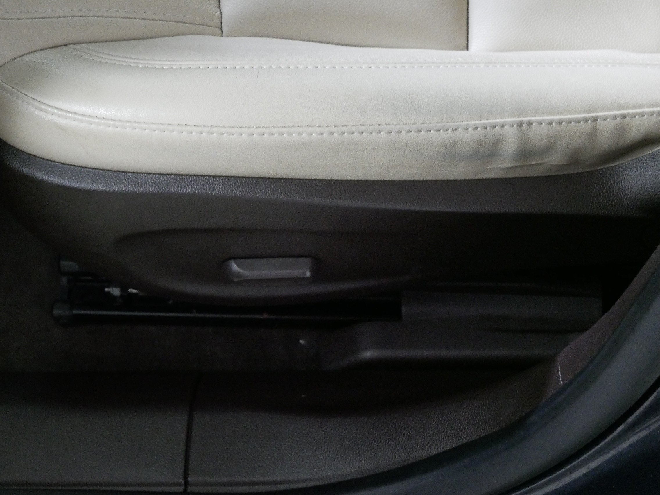 Used 2013 Chevrolet Cruze LTZ FWD image 20