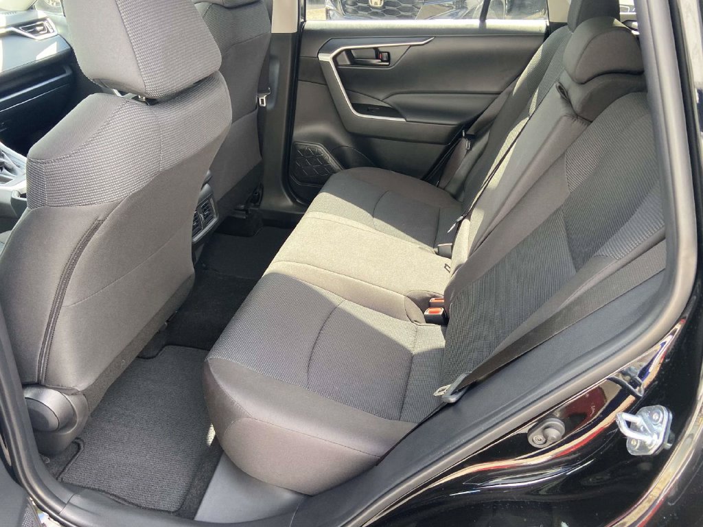 Used 2025 Toyota RAV4 LE FWD image 17