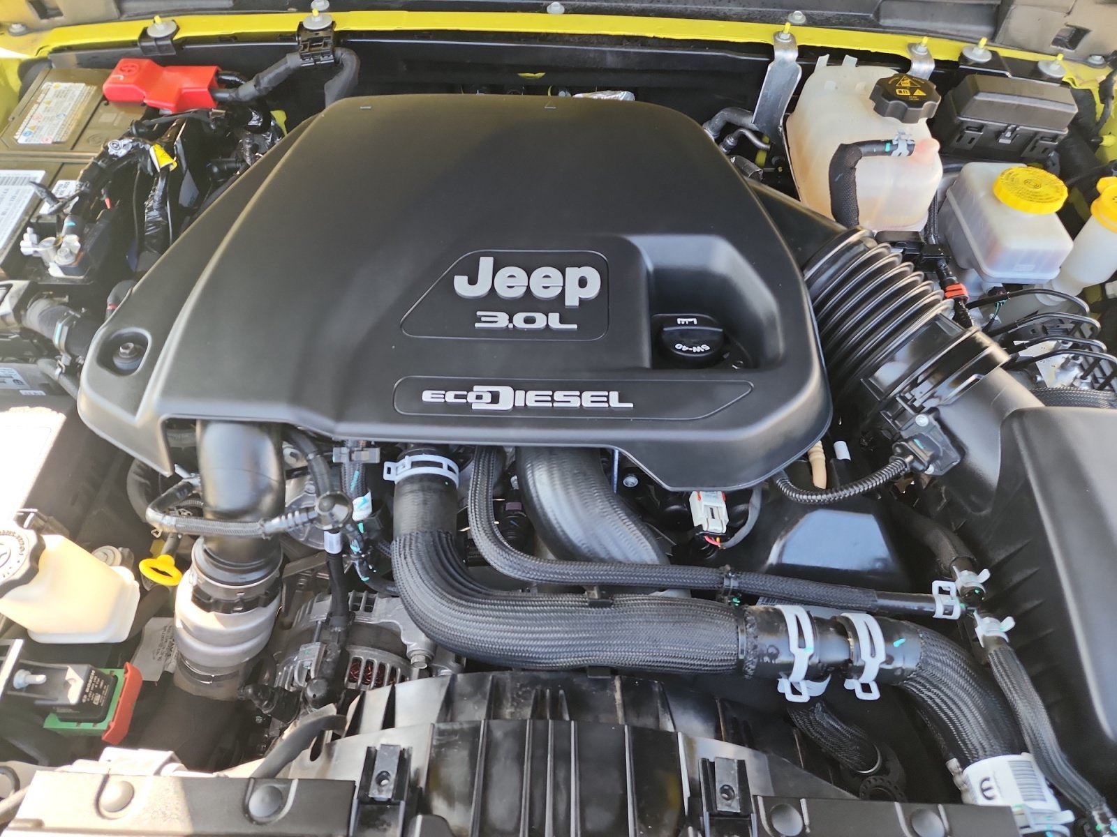 Used 2023 Jeep Wrangler Unlimited Rubicon w/ Cold Weather Group AWD/4WD image 9