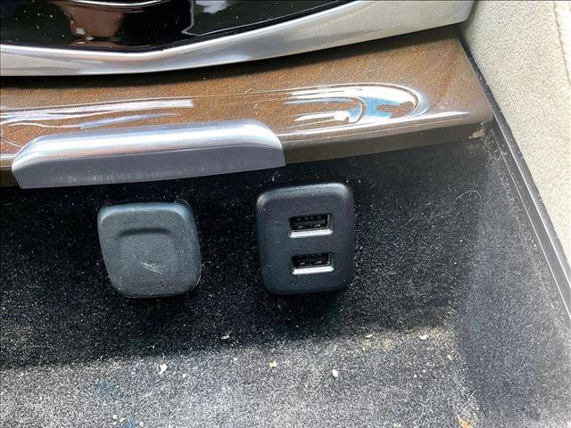 Used 2019 Cadillac Escalade Premium Luxury AWD/4WD image 26