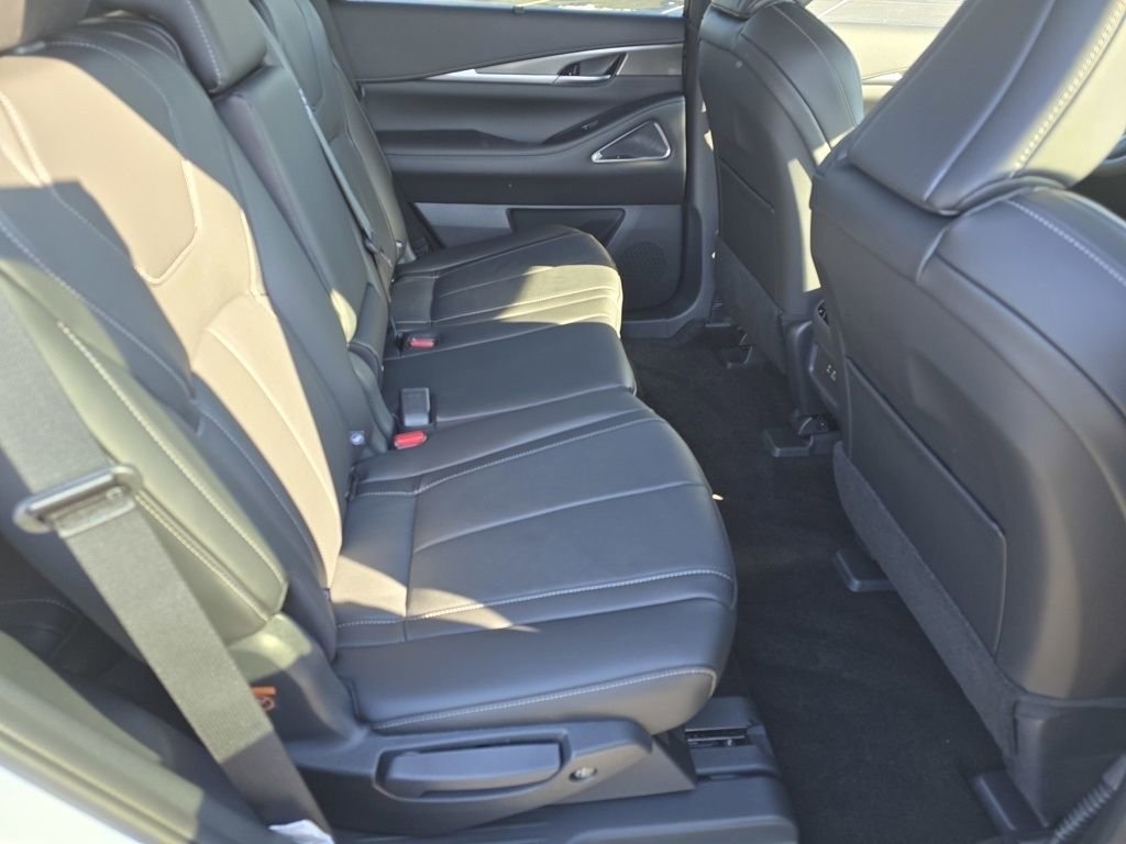 Certified 2025 INFINITI QX60 Luxe w/ Black Edition image 22