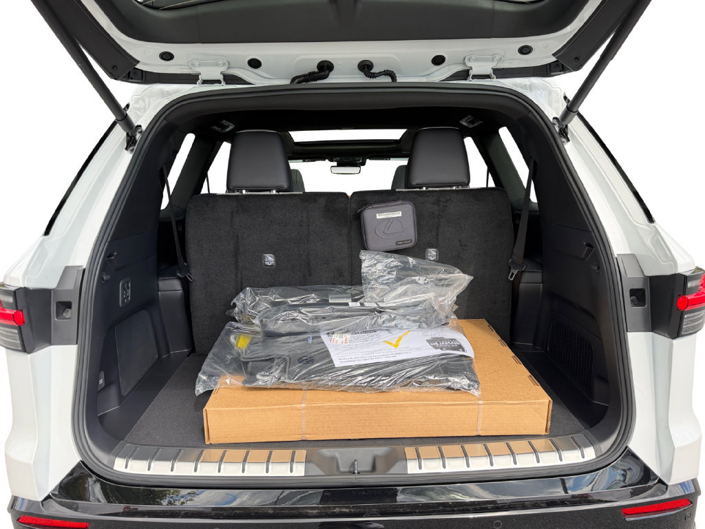 New 2026 Lexus TX 500h AWD image 8