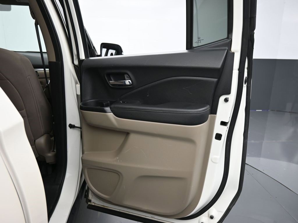 Used 2017 Honda Ridgeline RTS image 38