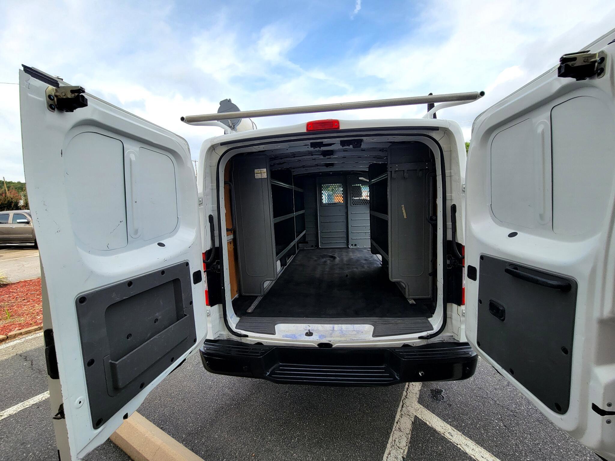 Used 2020 Nissan NV 2500 SV image 28