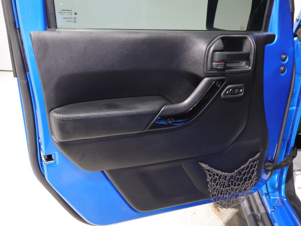 Used 2015 Jeep Wrangler Unlimited Sahara AWD/4WD image 13
