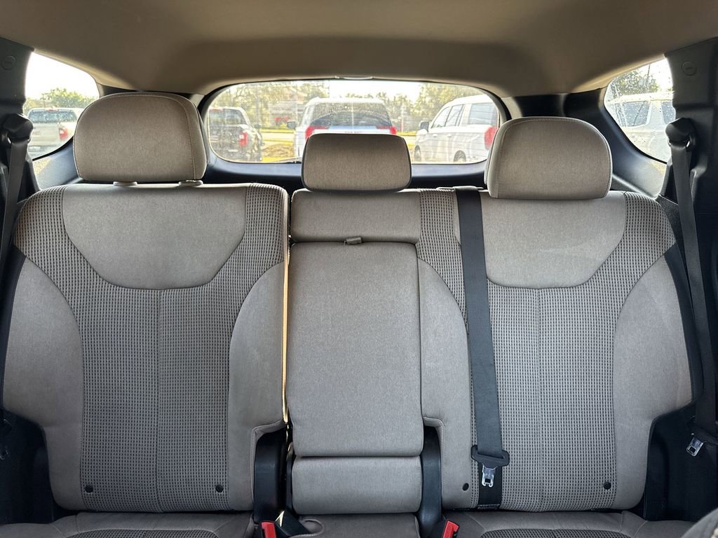 Used 2020 Hyundai Santa Fe SE w/ Cargo Package image 13