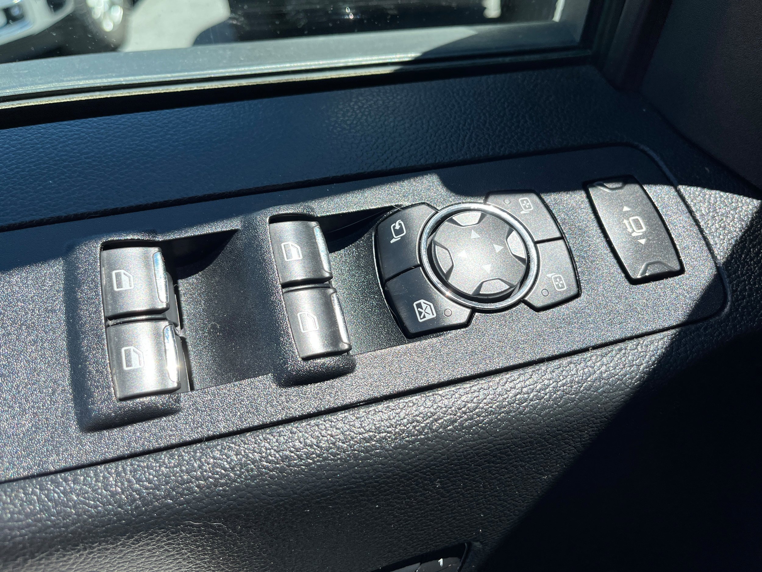 Used 2019 Ford F250 Lariat w/ Lariat Ultimate Package AWD/4WD image 23