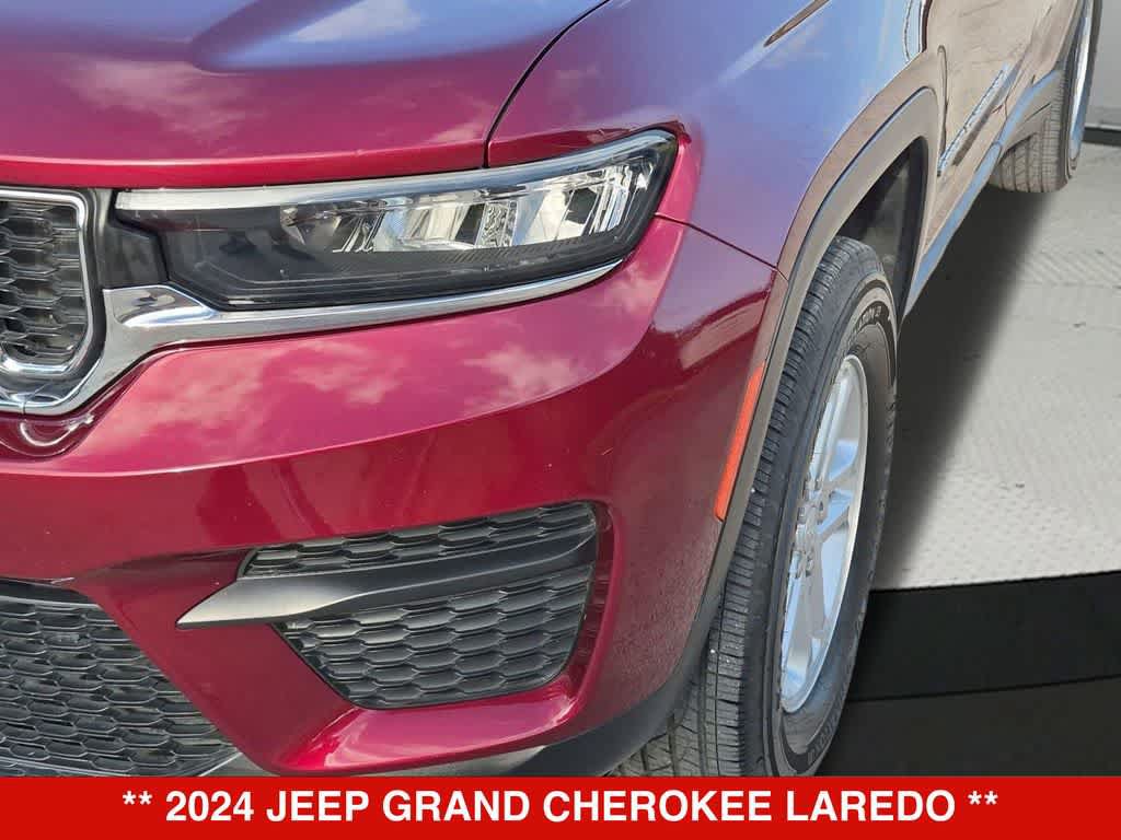 Used 2024 Jeep Grand Cherokee Laredo RWD image 10