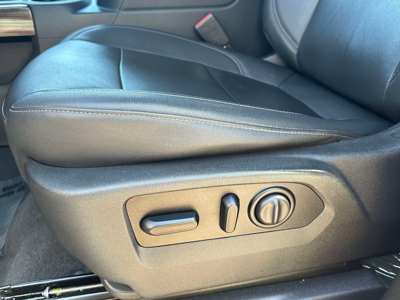 Used 2021 Chevrolet Silverado 1500 LT Trail Boss w/ Convenience Package II image 22